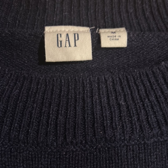 GAP Sweater - Picture 3 of 5